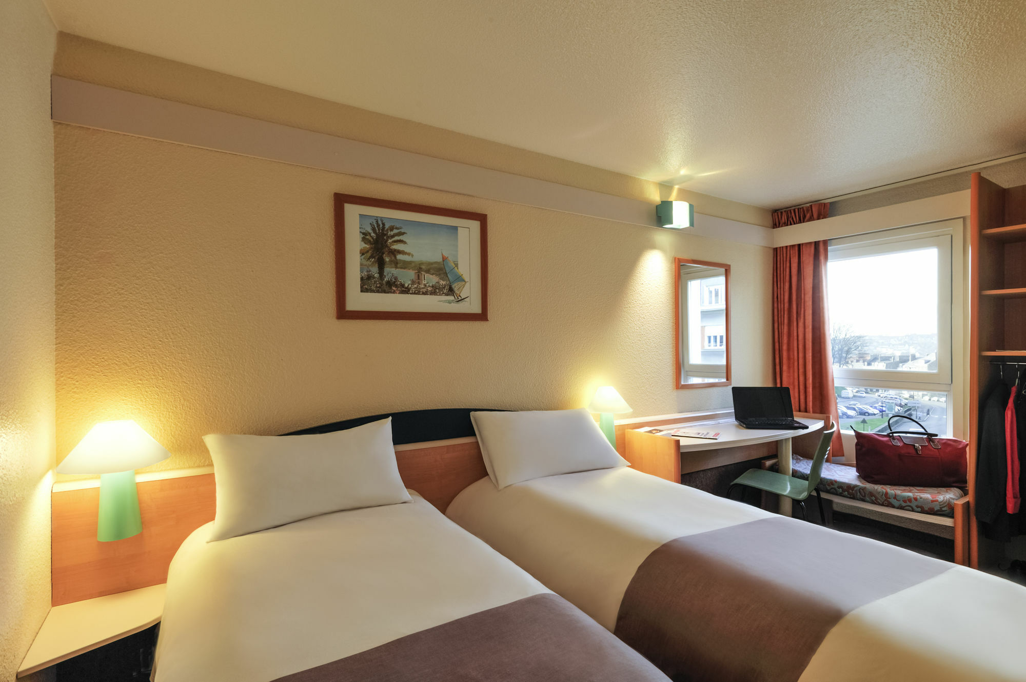 Ibis Styles Boulogne Sur Mer Centre Cathedrale Экстерьер фото